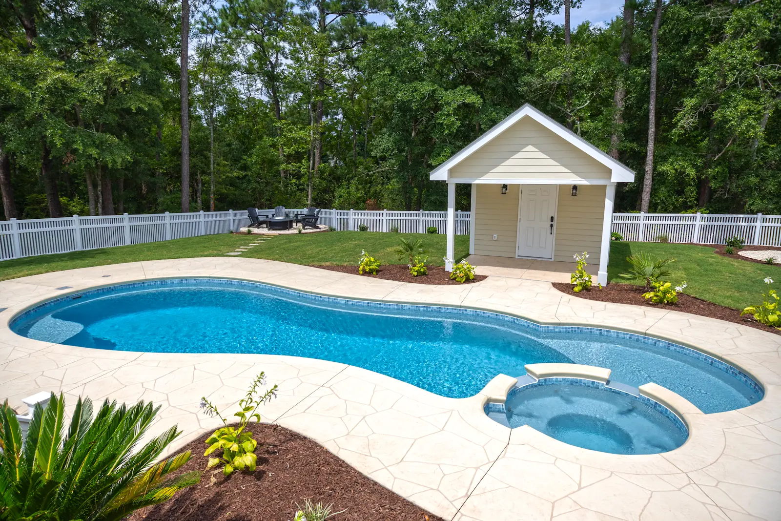 The Allure™ 40 in Silver Grey