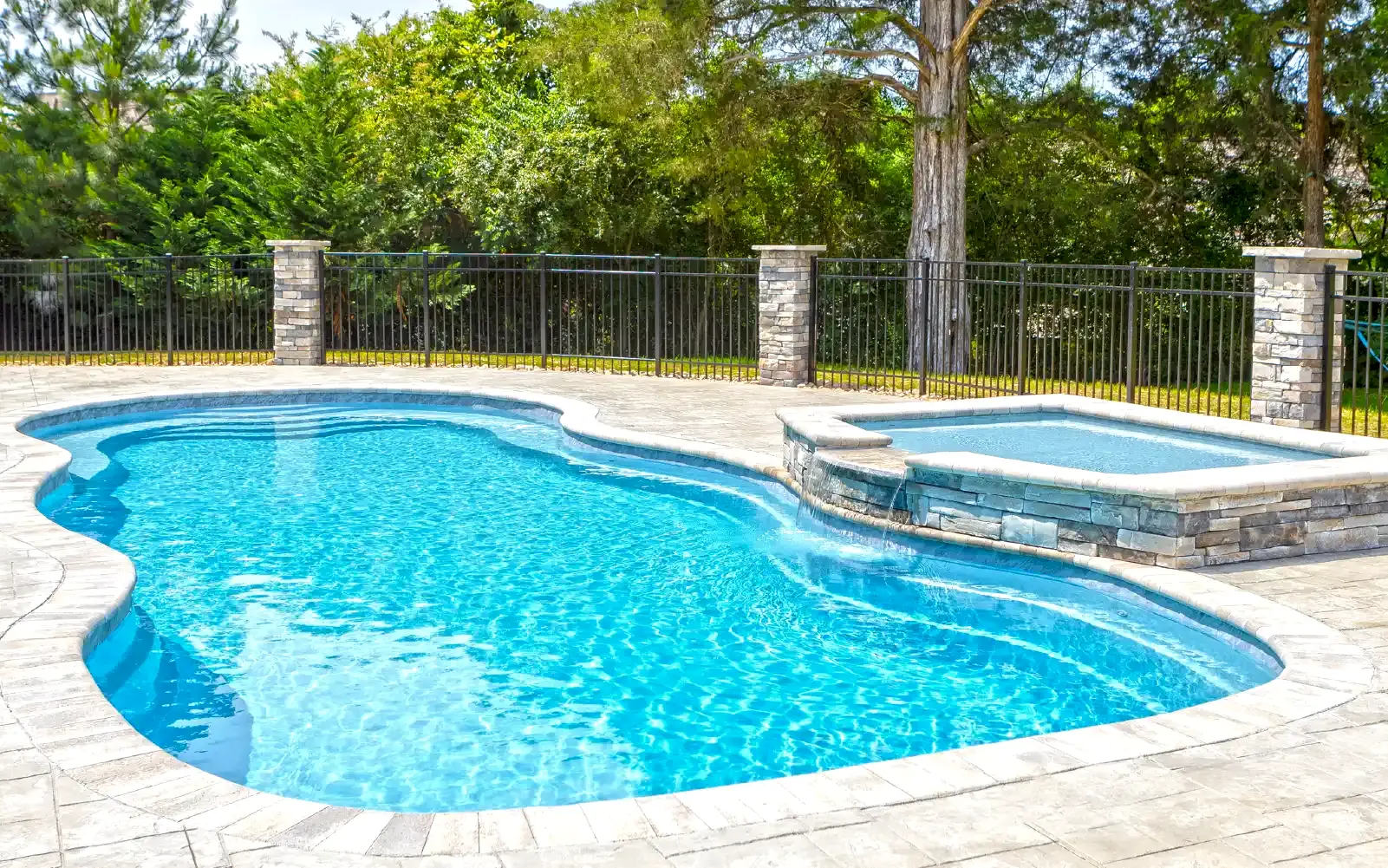 leisure-pools-fiberglass-pool-installations-ontario Fiberglass pool builders for NC: Leisure Pools Brunswick