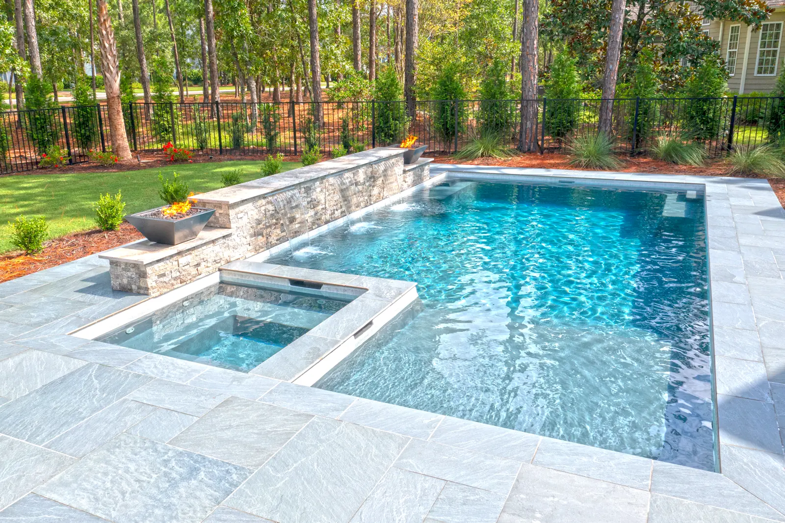 LP_Ultimate_30_GG_DRN_Features-hero The Ultimate 30 in Graphite Grey